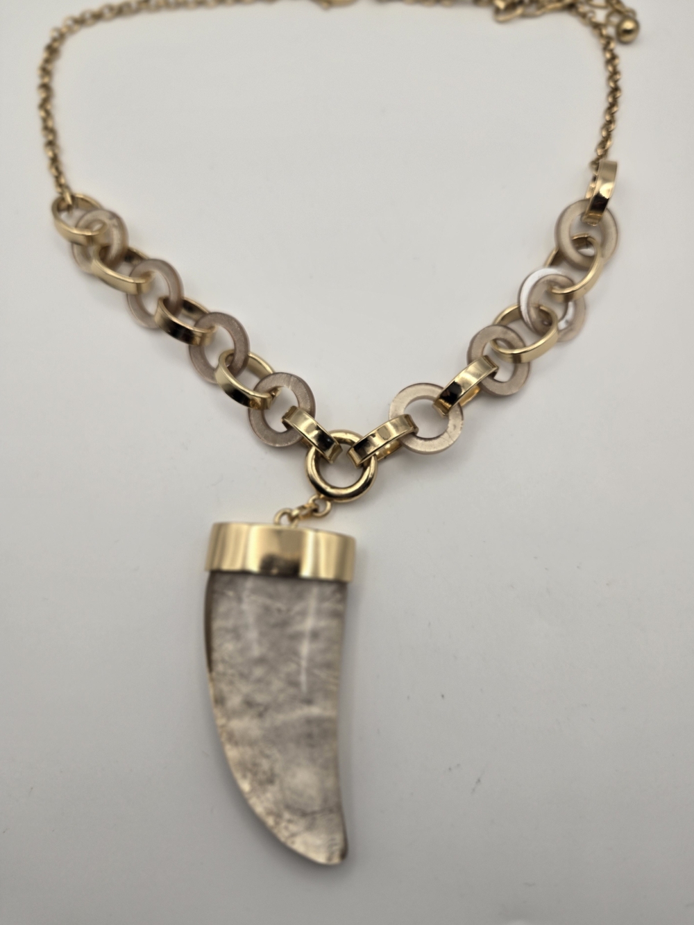 Chico's Gold-Tone Cream Chain Necklace Cream Metallic Horn Pendant Chunky READ**